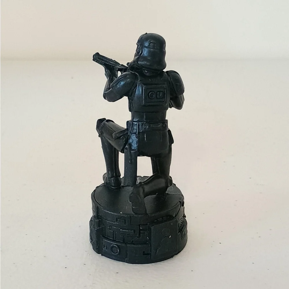 2005 Star Wars Saga Edition Chess Replacement Piece Storm Trooper Black